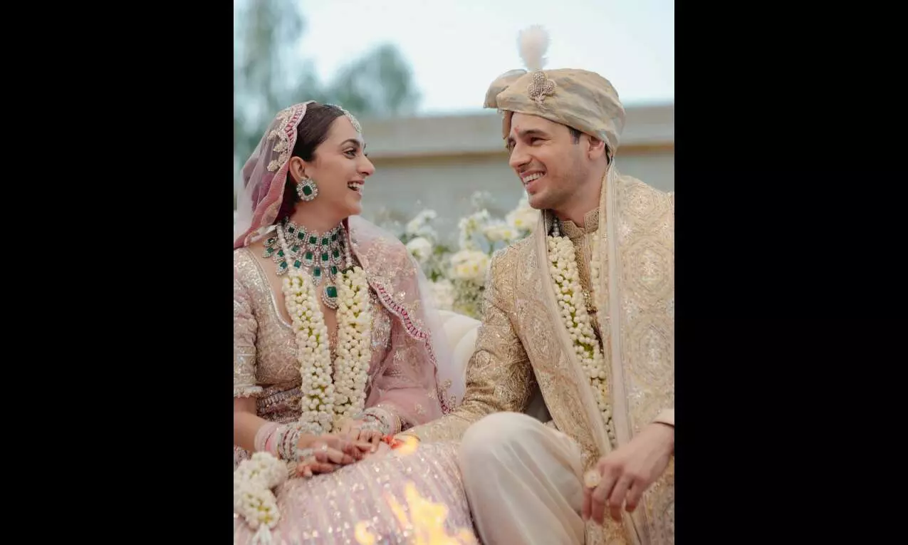 B-Town congratulates Sidharth, Kiara on their wedding