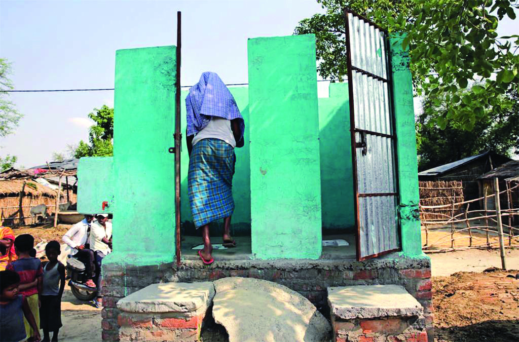 Swachh Bharat: State warns districts lagging behind in toilet construction Swachh Bharat: State warns districts lagging behind in toilet construction