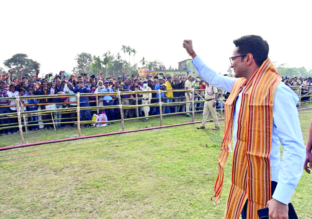 Abhishek challenges Nadda to produce report card   of Centre’s performance