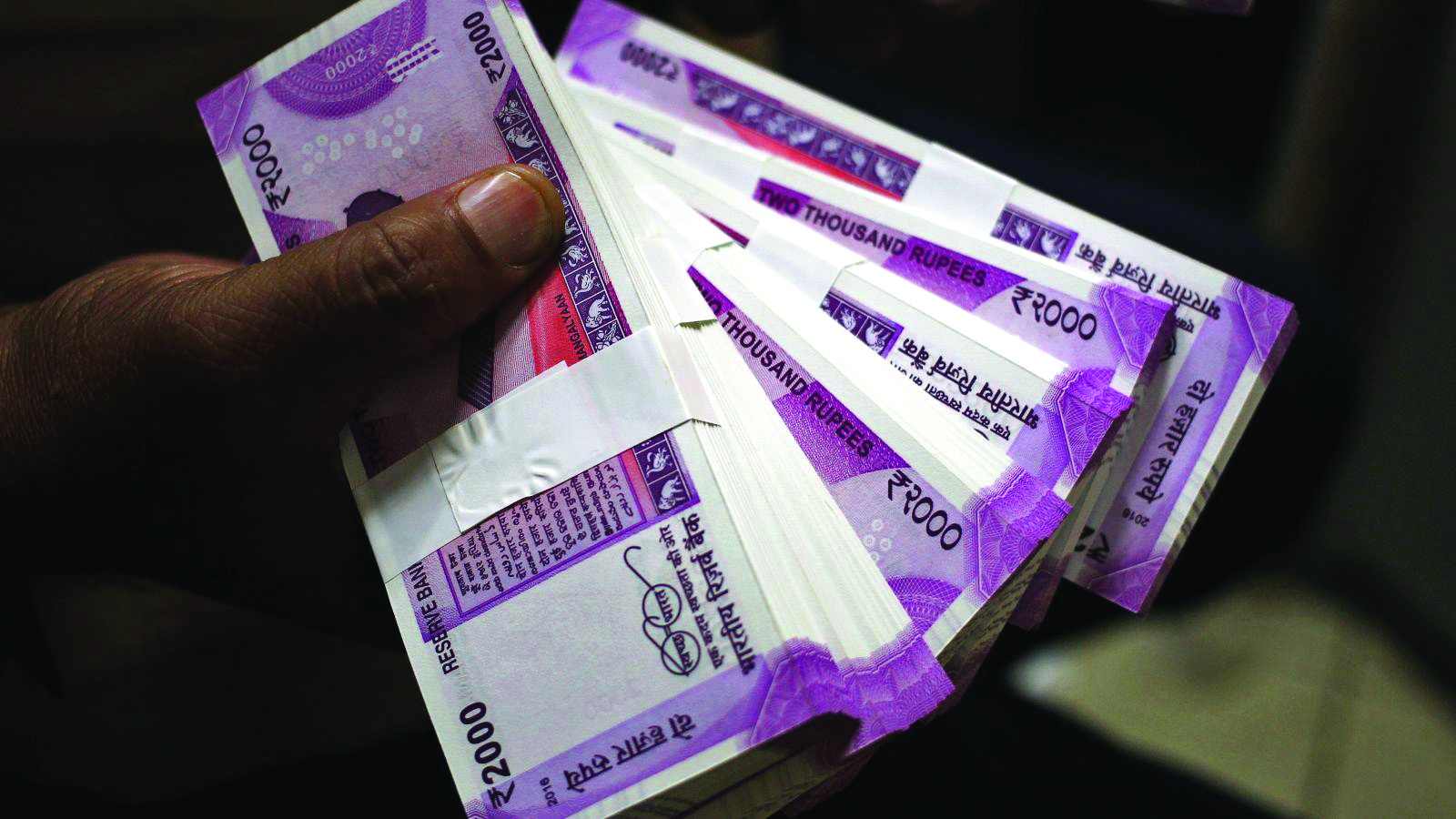 FPIs’ exodus continues, take out `9,600 crore from equities in Feb