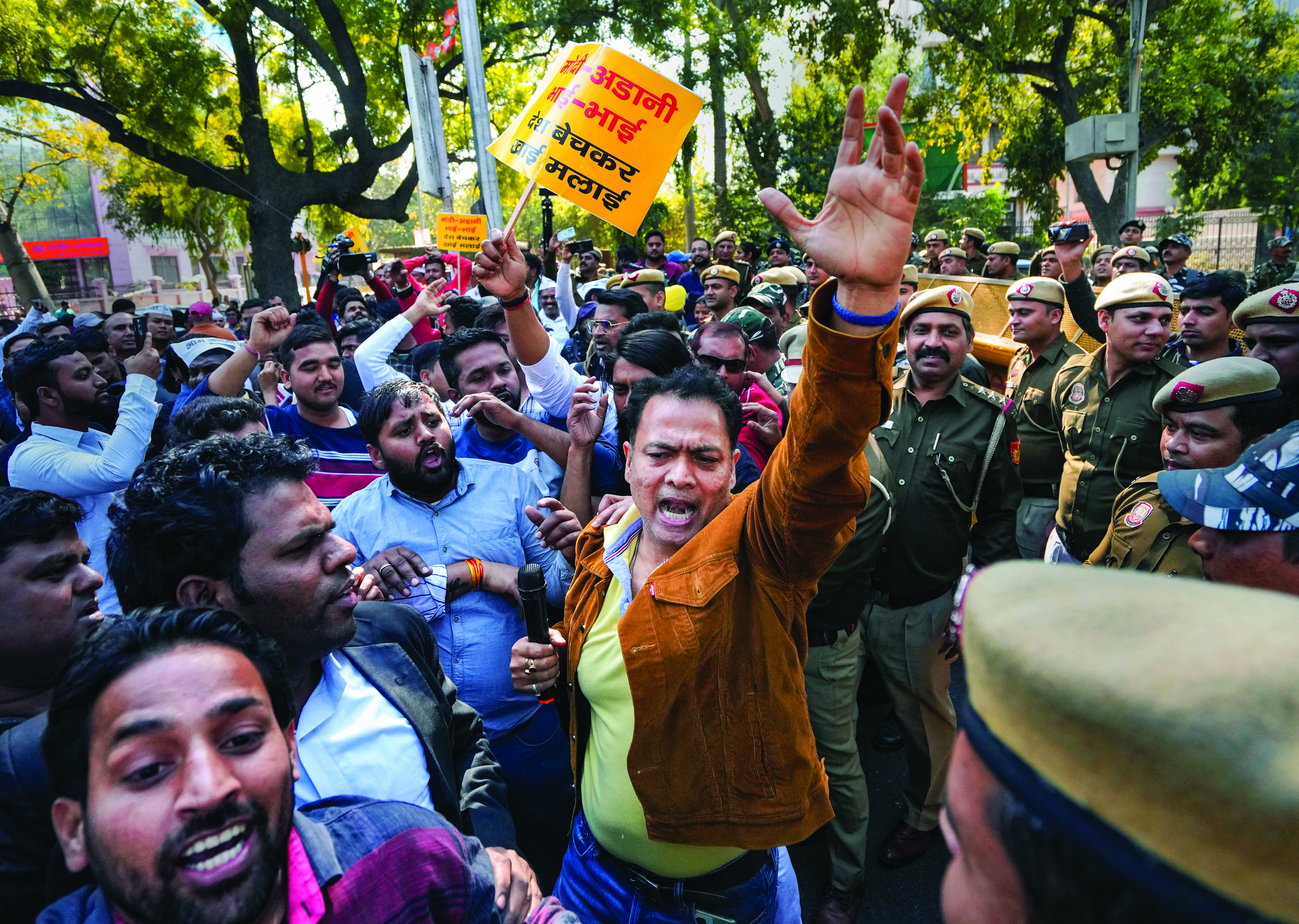 AAP protests outside BJP HQ over Adani issue AAP protests outside BJP HQ over Adani issue