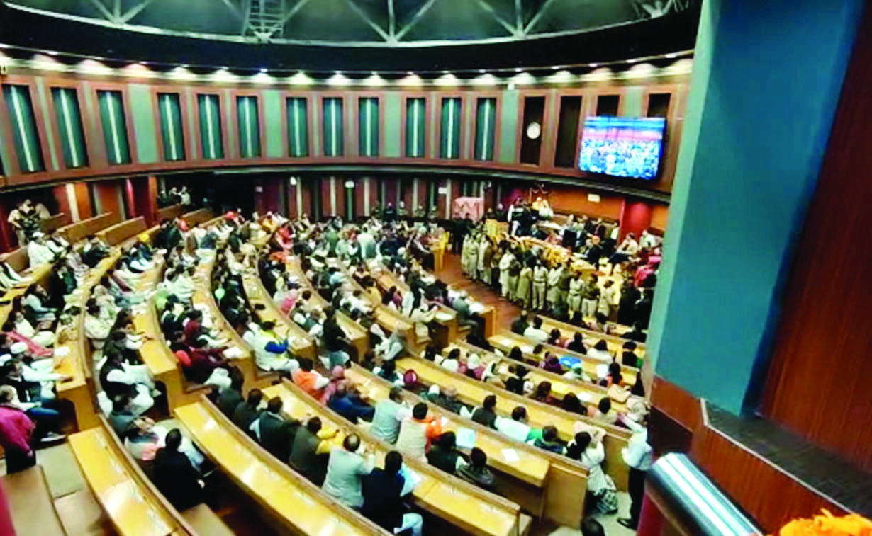 AAP, BJP trade charges hours after SC observes aldermen cannot vote