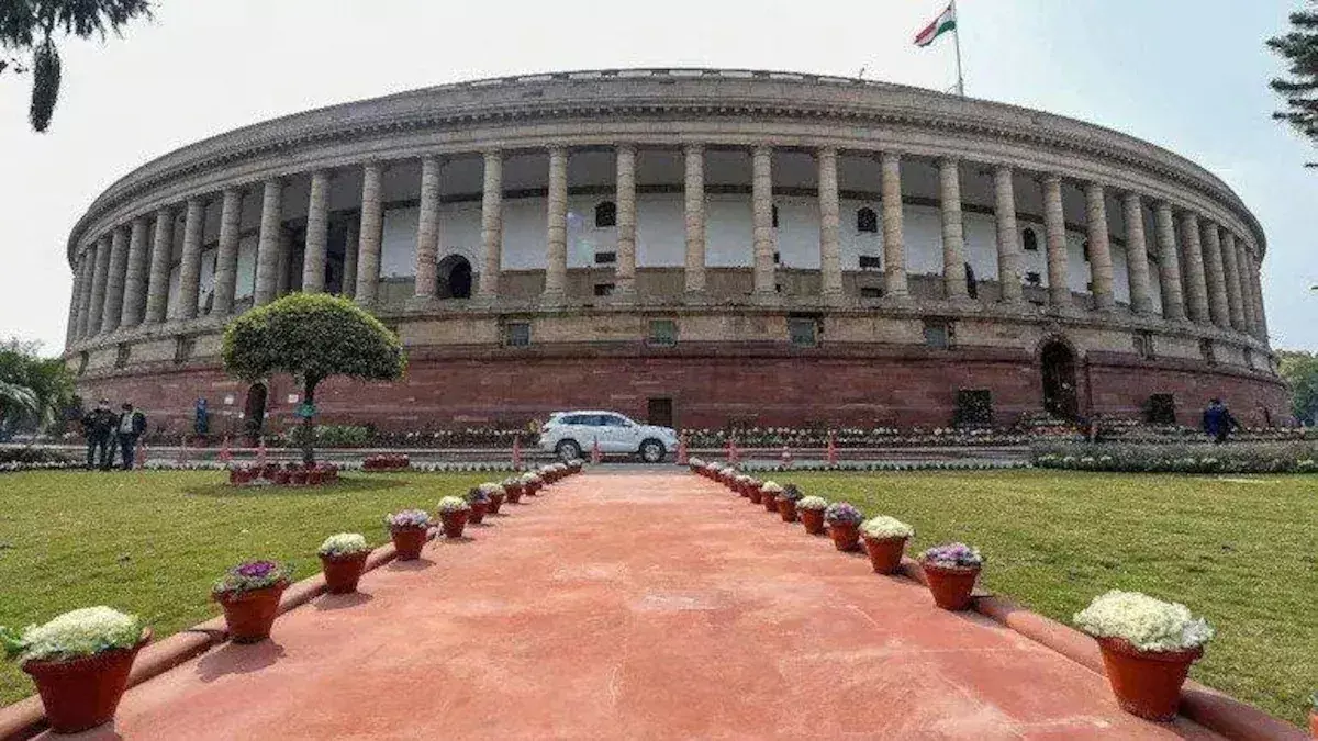 Dont turn Lok Sabha into municipal corporation: Speaker as BJP, TMC MPs spar over West Bengal govt employees issue Dont turn Lok Sabha into municipal corporation: Speaker as BJP, TMC MPs spar over West Bengal govt employees issue