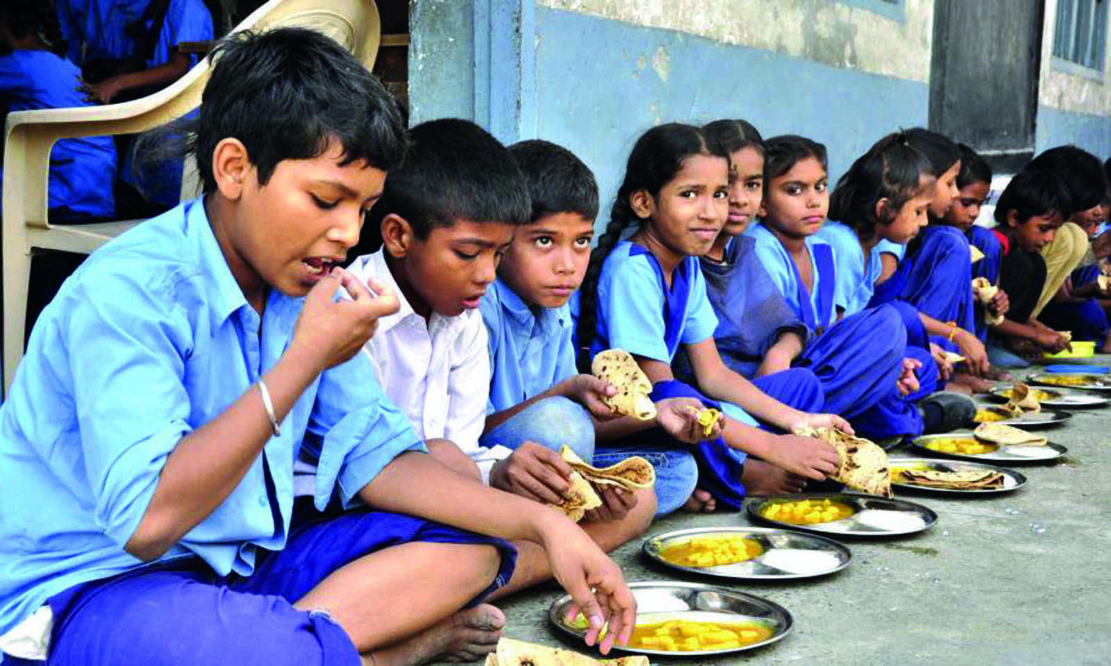 Teachers locked up for replacing mid-day meal food