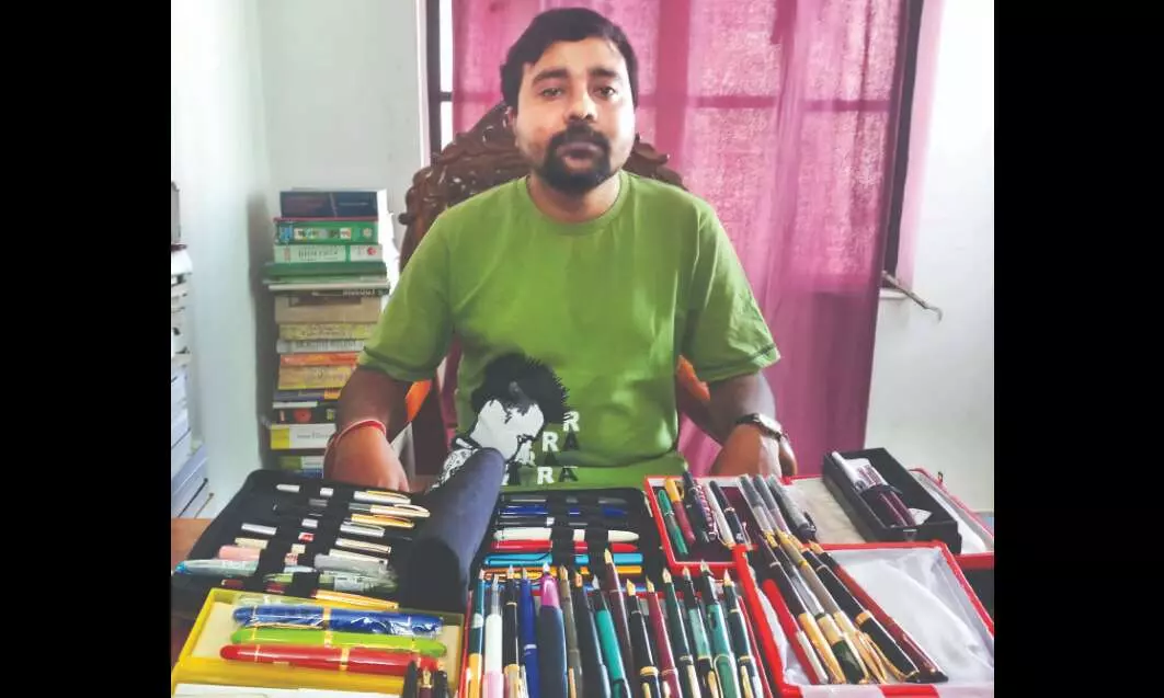 Fountain of love: Ink still flows for Raiganj teacher! Fountain of love: Ink still flows for Raiganj teacher!