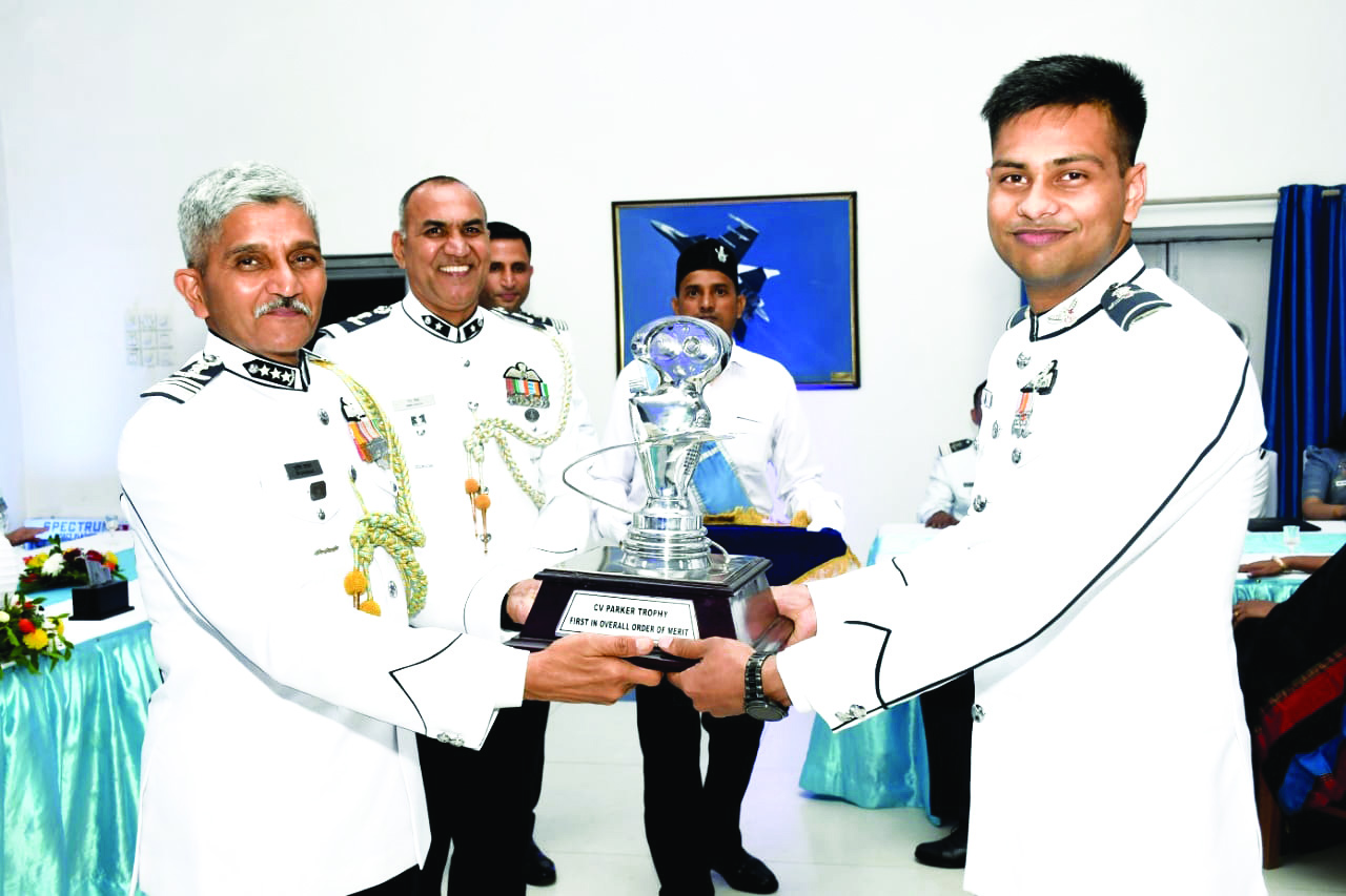 Hawk training for ‘208 Pilot Course’: Valedictory event held