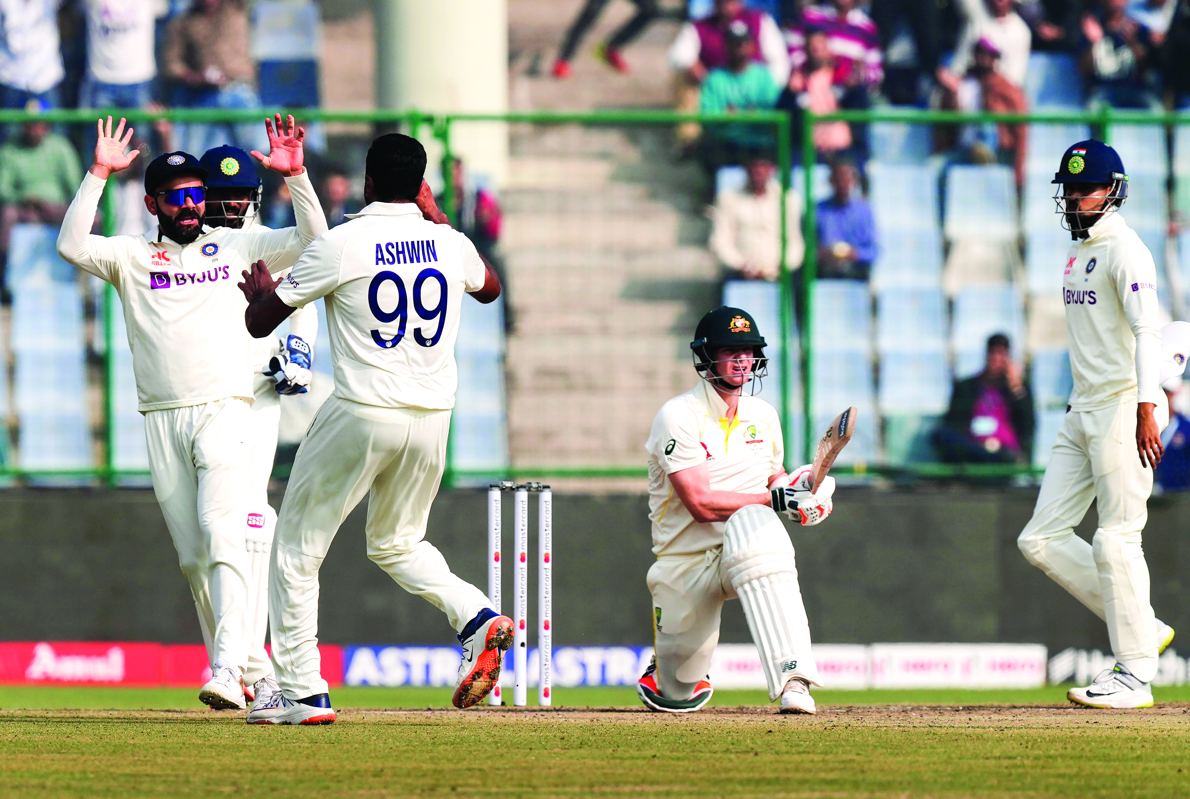 Border, Hayden slam Australia’s disastrous batting display