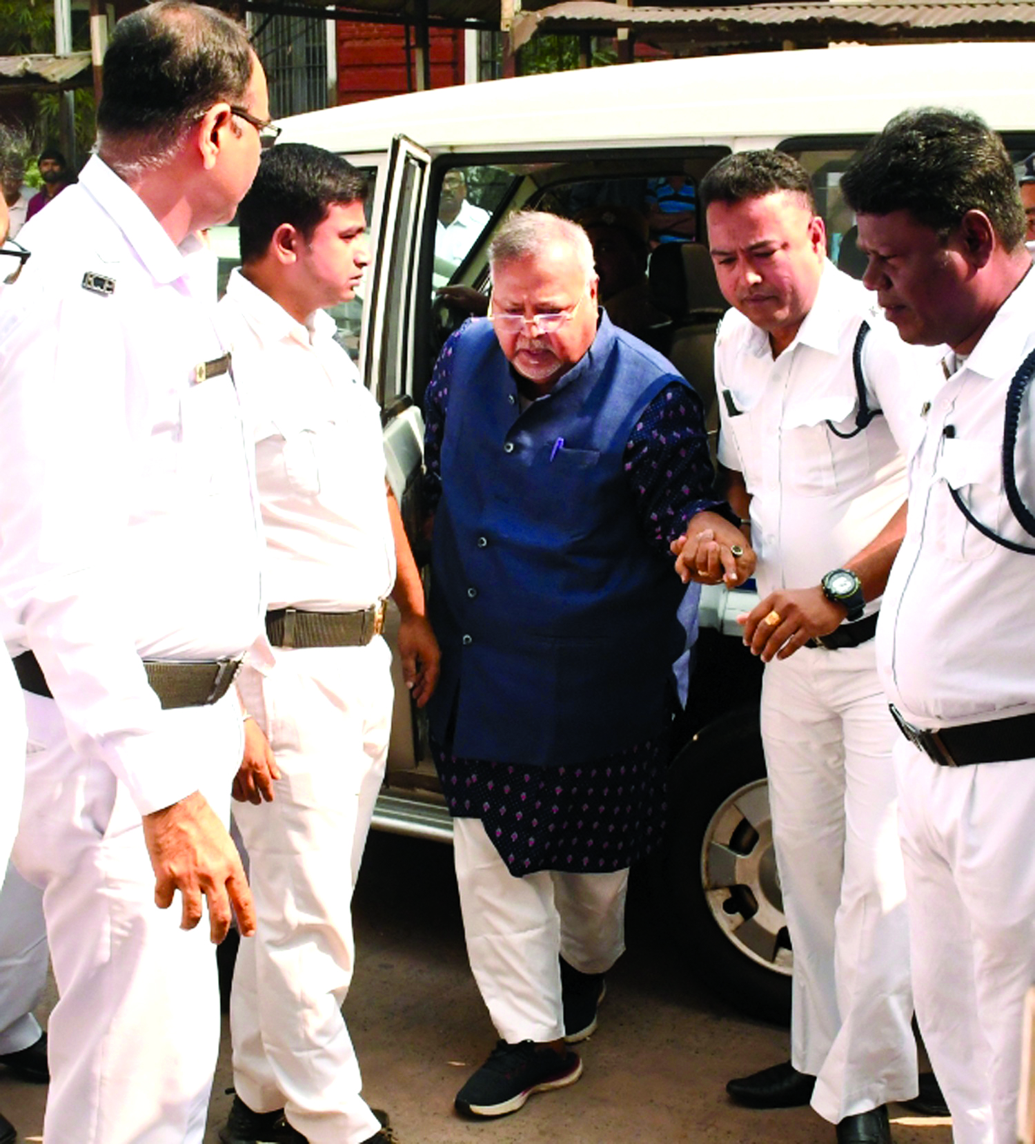 Partha suffers minor injury; condition stable, say docs