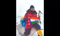 Bengal extends financial aid to mountaineer