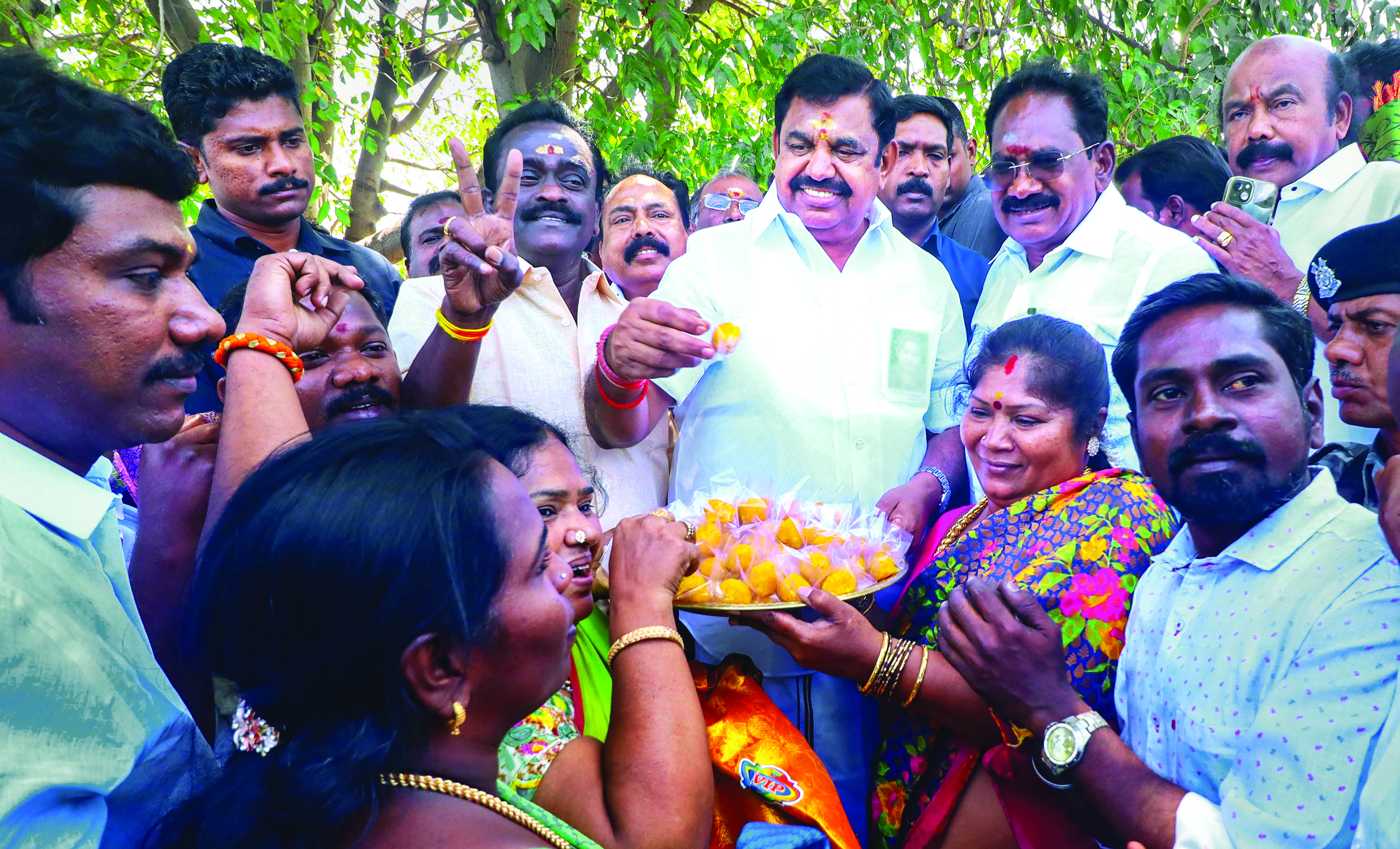 SC allows K Palaniswami to continue as AIADMK interim general secretary