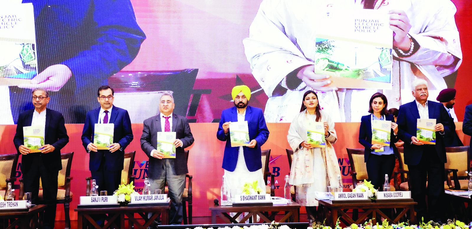 Punjab CM gives calls to business tycoons to be partner in state’s socio-economic growth Punjab CM gives calls to business tycoons to be partner in state’s socio-economic growth