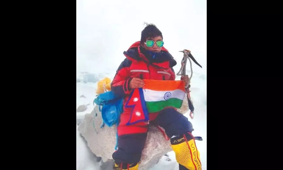 Bengal extends financial aid to mountaineer