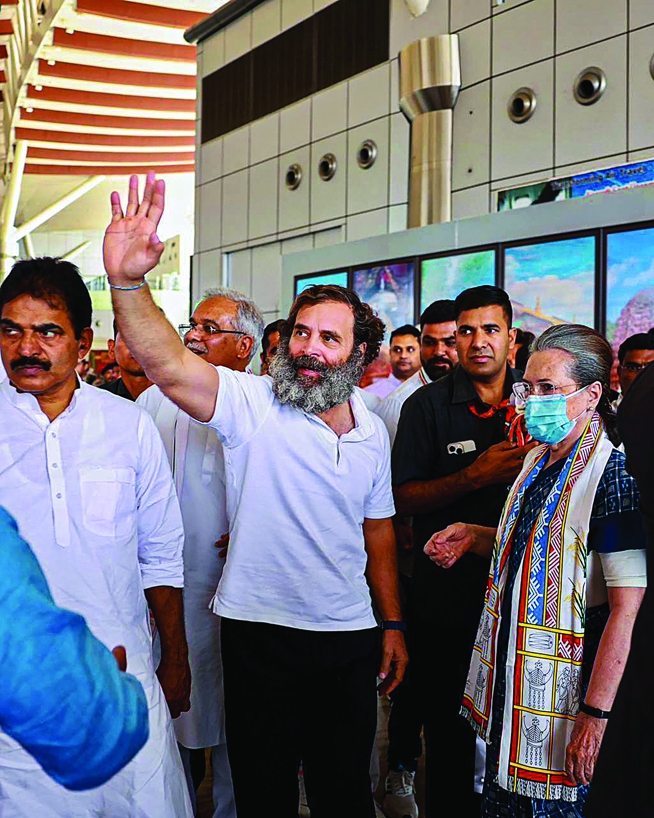 Sonia & Rahul Gandhi arrive in Raipur to attend Cong’s 3-day plenary session