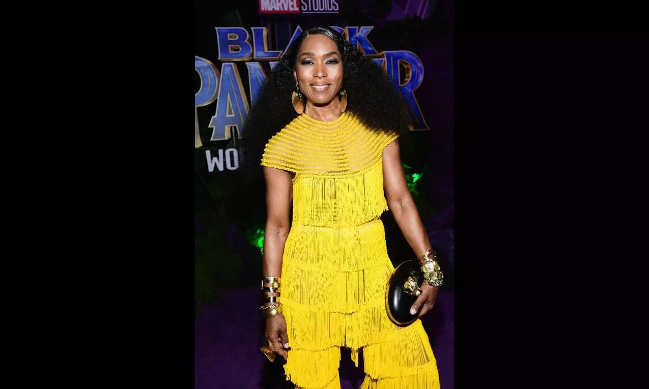 Angela Bassett honoured at NAACP Image Awards