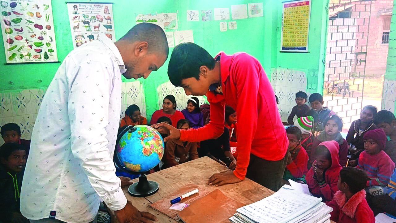 Toto driver offers free tuitions to poor kids