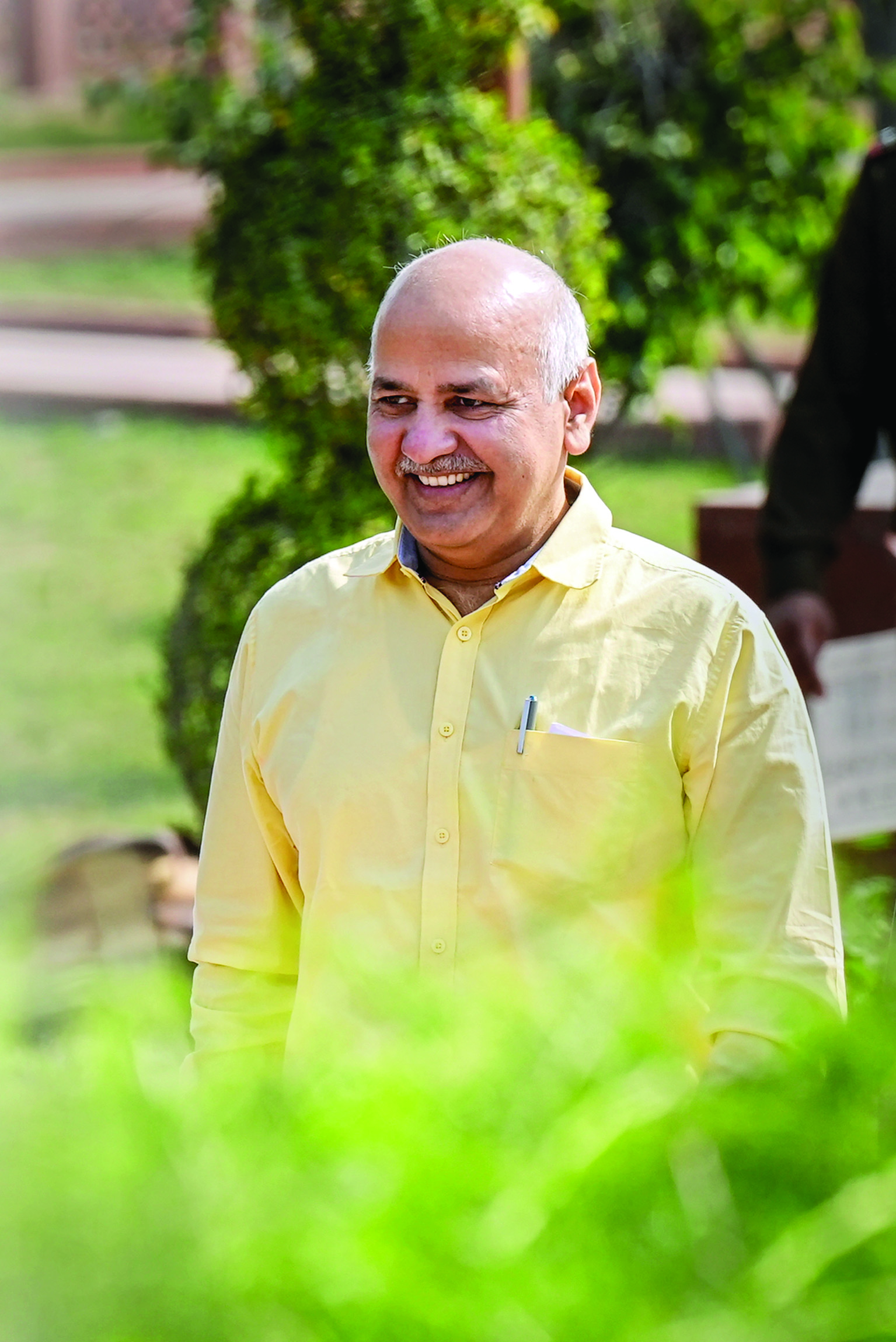 Alumni of govt schools visit Manish Sisodia’s residence