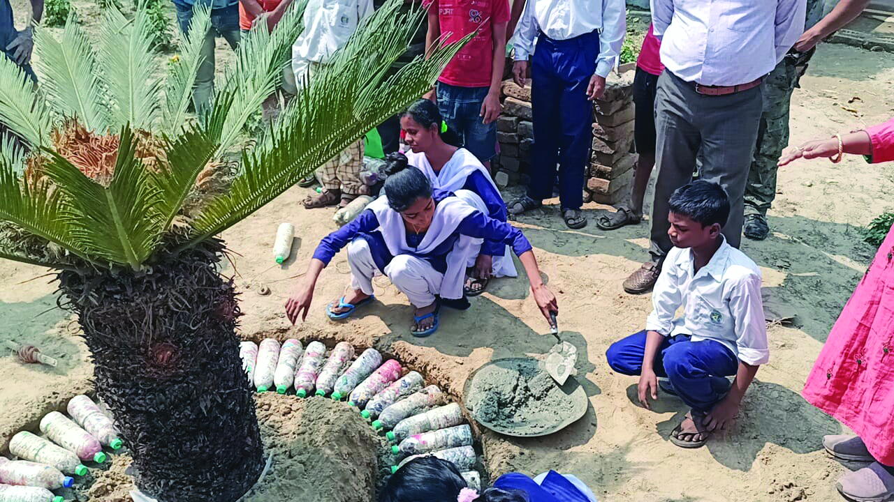 Deaf and mute children transform plastics into eco-friendly bricks Deaf and mute children transform plastics into eco-friendly bricks