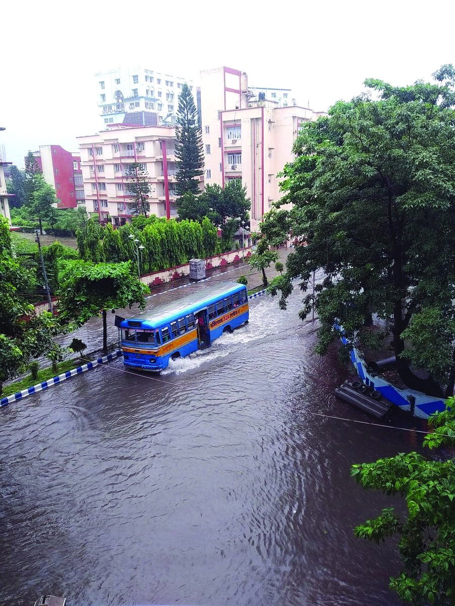 KMC control room linked with Kol   Police for smarter surveillance of city’s waterlogging pockets