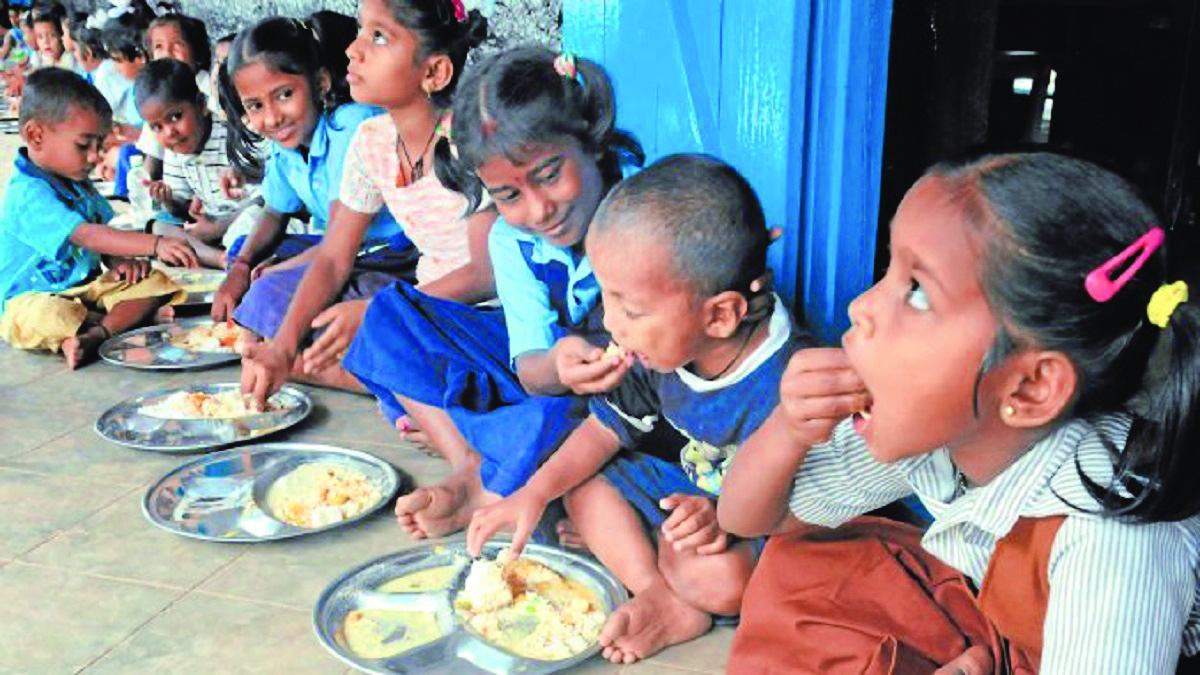 State to rope in Self-Help Groups to buy ingredients for mid-day meals