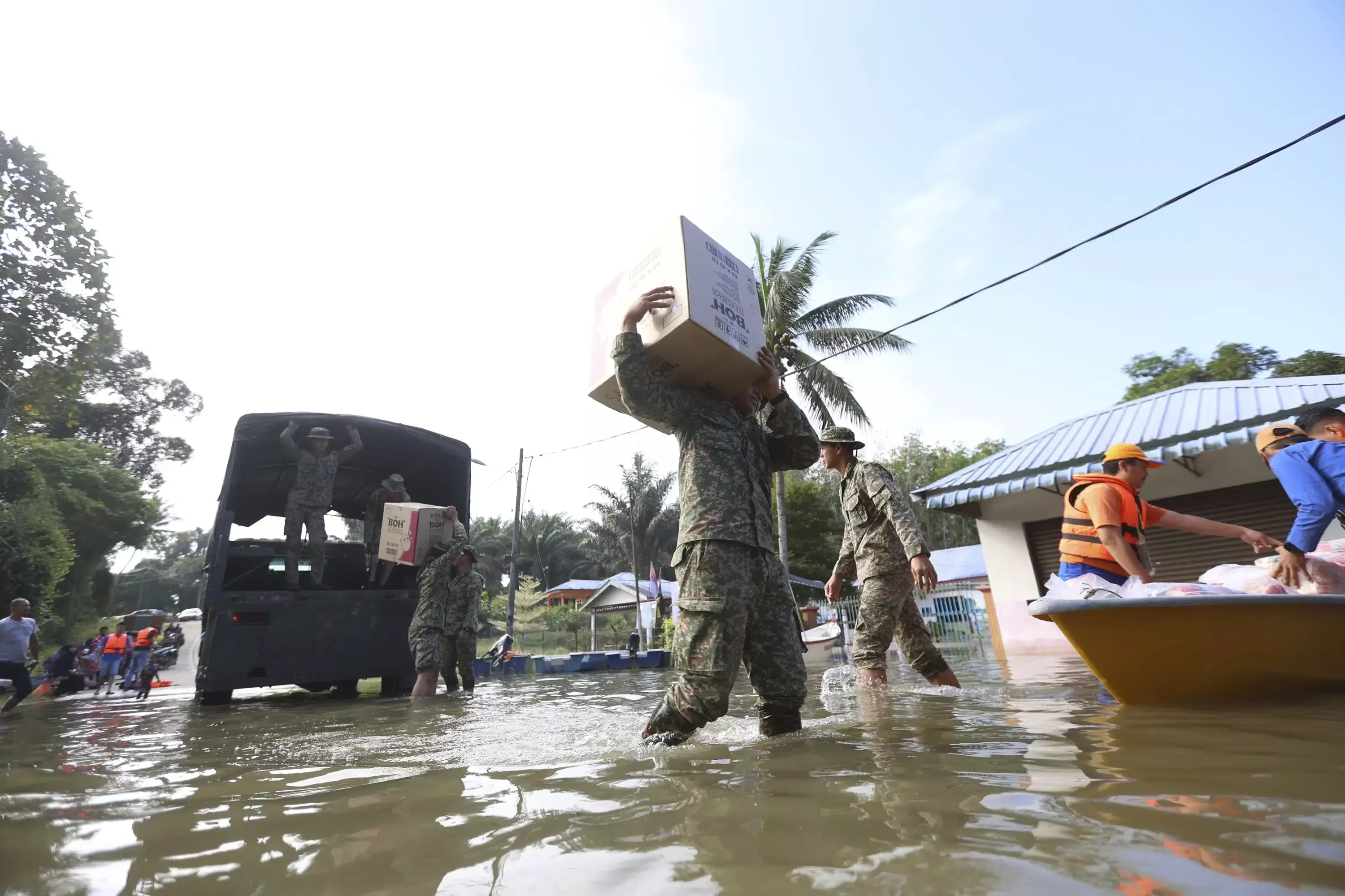 5th body found in Malaysia floods; over 40,000 displaced 5th body found in Malaysia floods; over 40,000 displaced