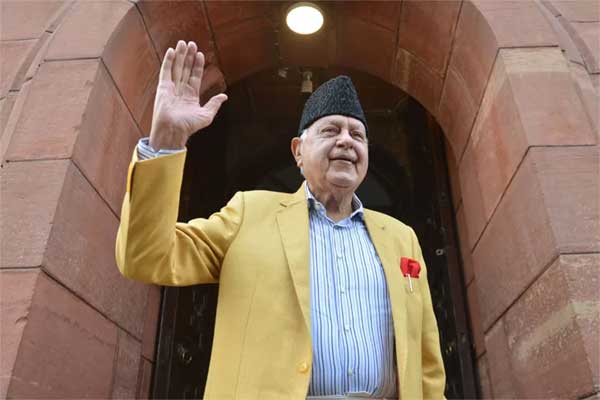 Farooq Abdullah supports Kapil Sibals new initiative Farooq Abdullah supports Kapil Sibals new initiative
