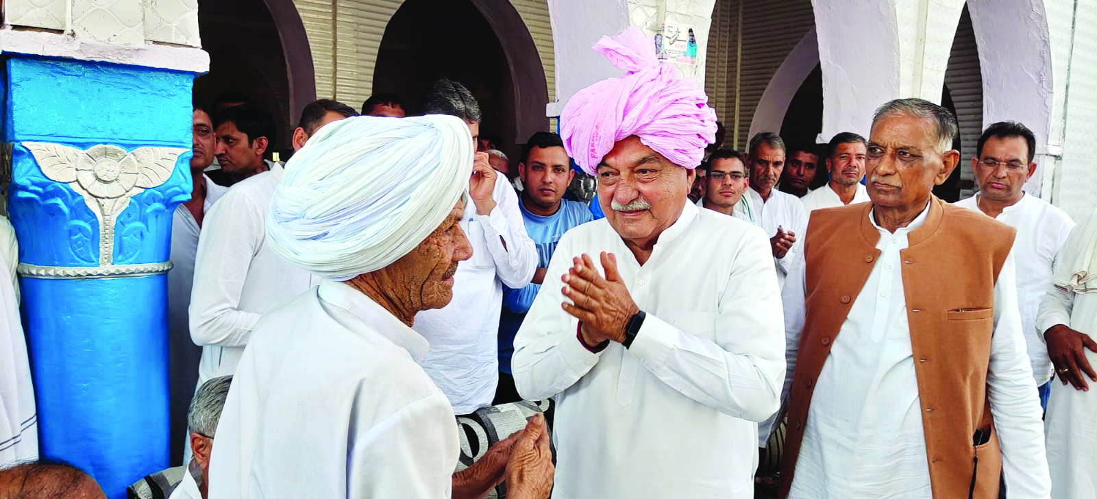 Bhupinder Singh Hooda’s ‘Haath Se Haath Jodo’ campaign takes off Bhupinder Singh Hooda’s ‘Haath Se Haath Jodo’ campaign takes off