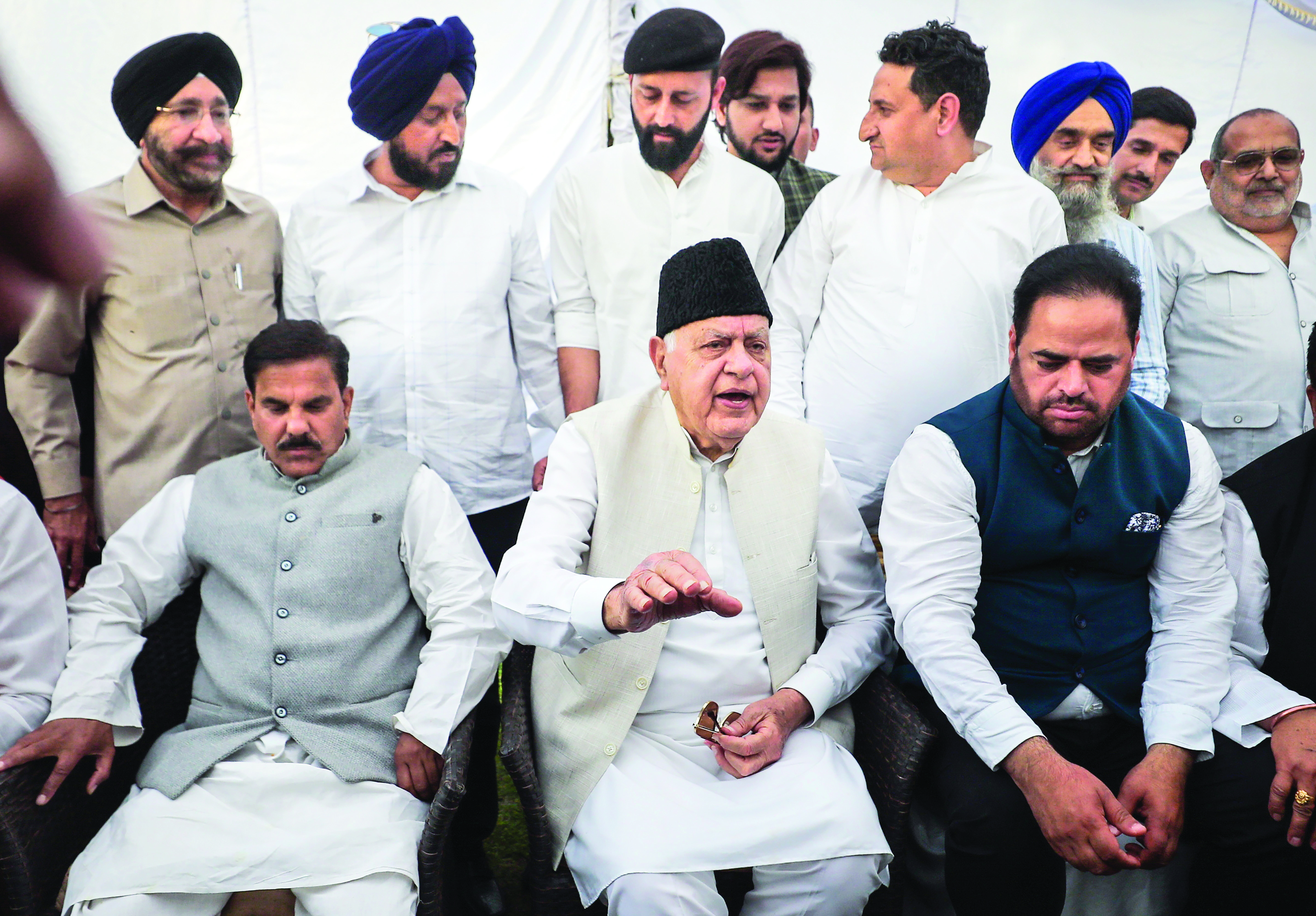 J&K: Over a dozen Oppn leaders to urge EC to hold early election