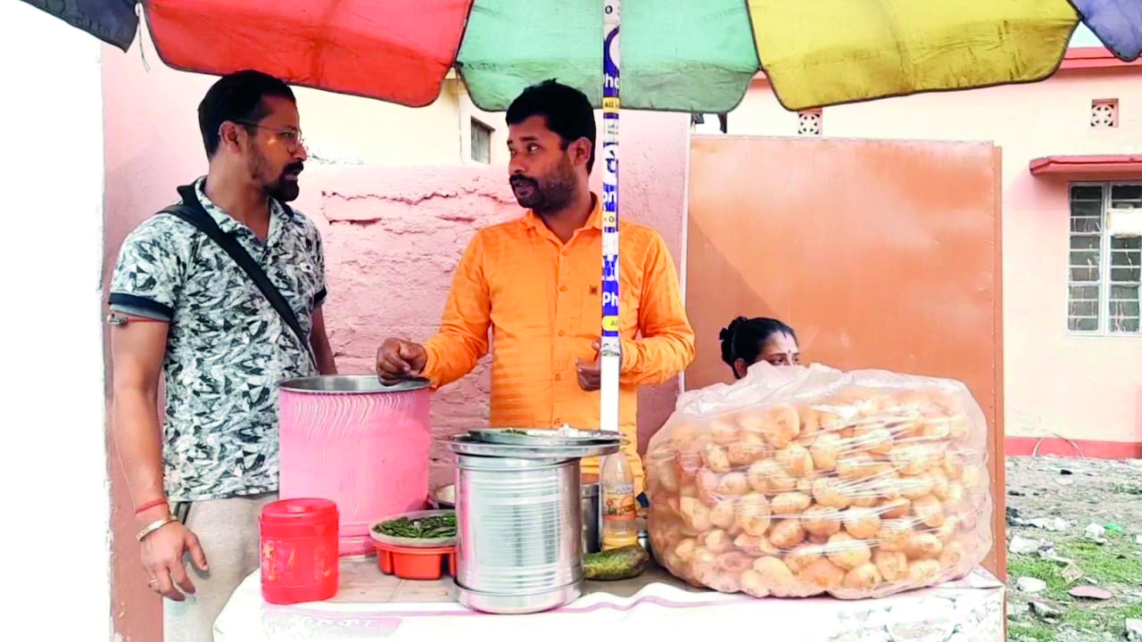 Sugar-free eggplant ‘phuchkas’ dished out in Siliguri street to tingle taste buds