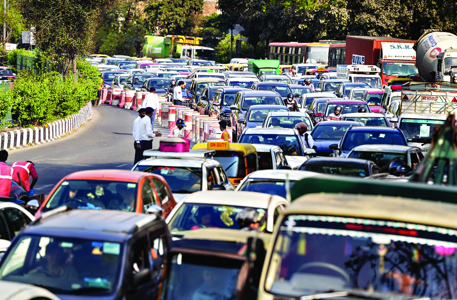 Chirag Delhi flyover closure: South Delhi commuters brace for traffic woes again Chirag Delhi flyover closure: South Delhi commuters brace for traffic woes again