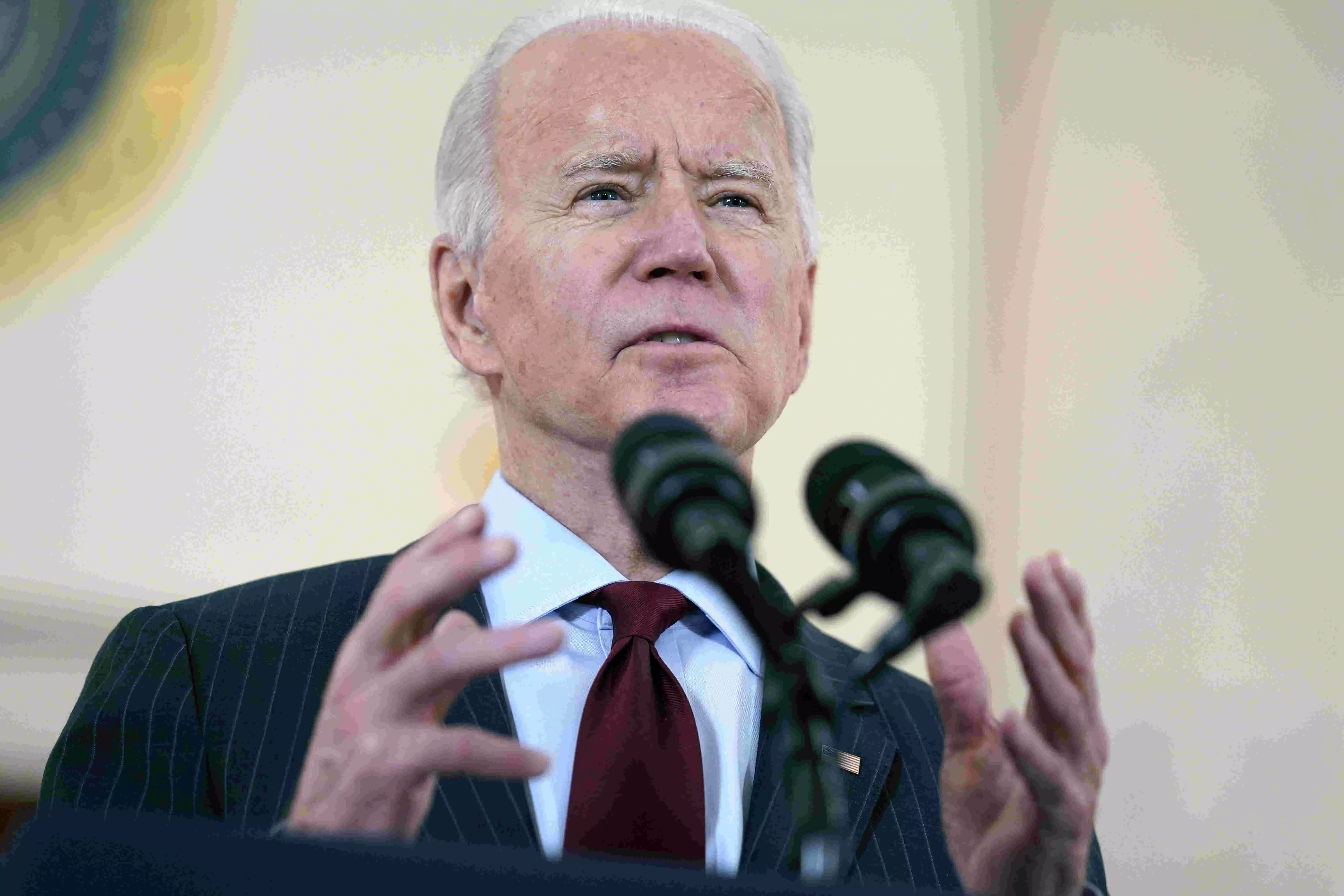 Biden tells US to have confidence in banks after collapse