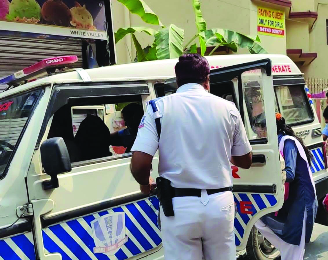 Higher Secondary: Cops help students reach exam centre on time