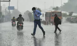 Rain, hailstorm lash parts of Delhi; Waterlogging in several areas