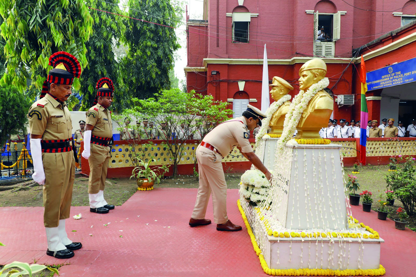 CP pays tribute to Vinod Mehta & Mokhtar Ali