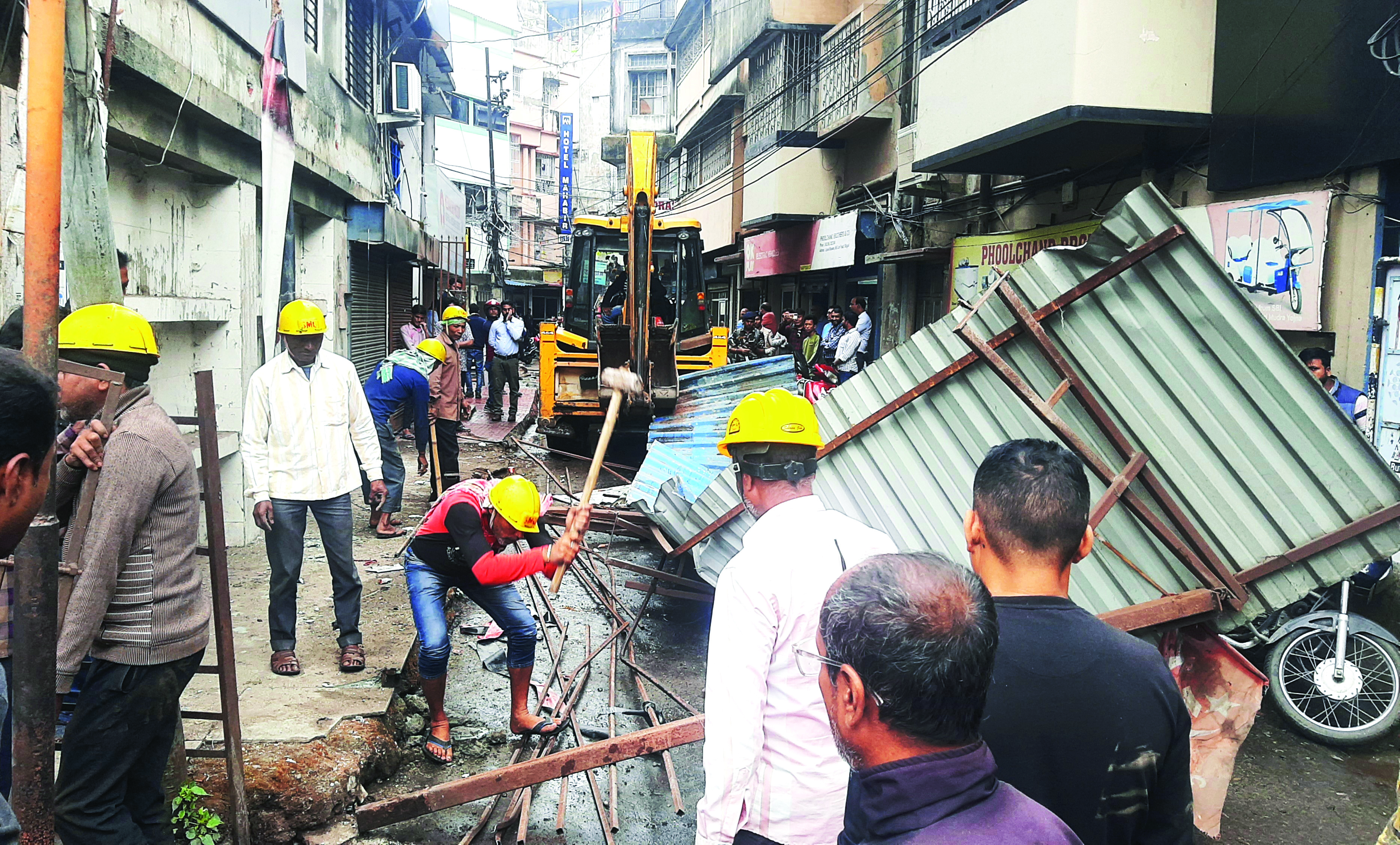 Illegal construction demolished in Siliguri after plaint received in ‘Talk to Mayor’ Programme Illegal construction demolished in Siliguri after plaint received in ‘Talk to Mayor’ Programme