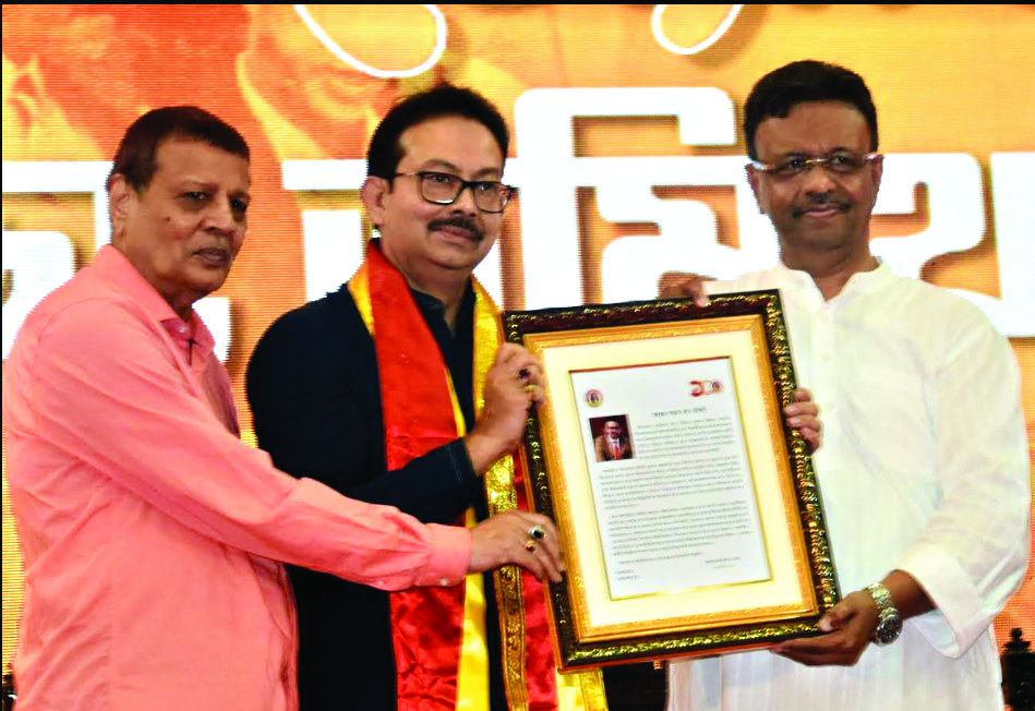 Chancellor of SNU Satyam Roychowdhury honoured with ‘Deepak Jyoti Dishari’ award from East Bengal