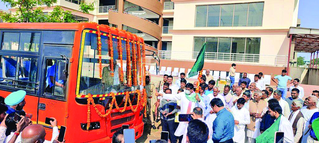 YEIDA starts bus service to connect villages near airport