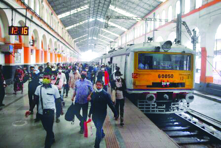 Rlys aim to develop lanes at Sealdah Stn to check congestion