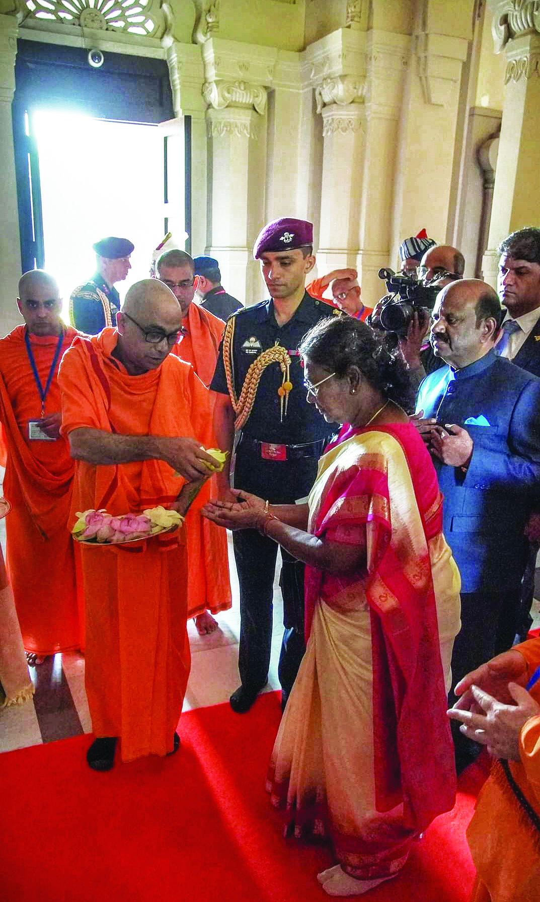 Prez Murmu visits Belur Math & Visva Bharati University Prez Murmu visits Belur Math & Visva Bharati University