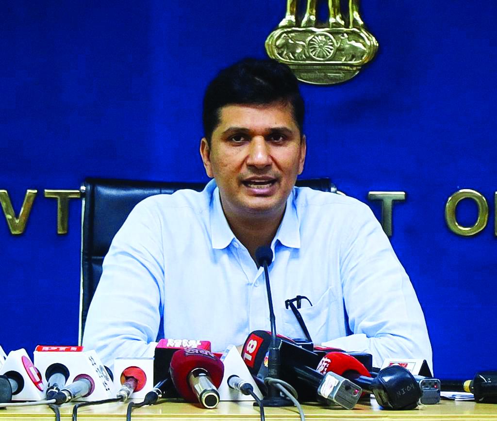 Ready to handle any situation arising due to Covid: Delhi govt