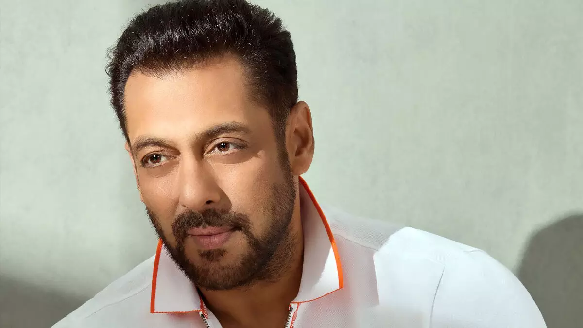 Bombay High Court quashes scribes 2019 complaint against actor Salman Khan, bodyguard alleging misbehavior Bombay High Court quashes scribes 2019 complaint against actor Salman Khan, bodyguard alleging misbehavior