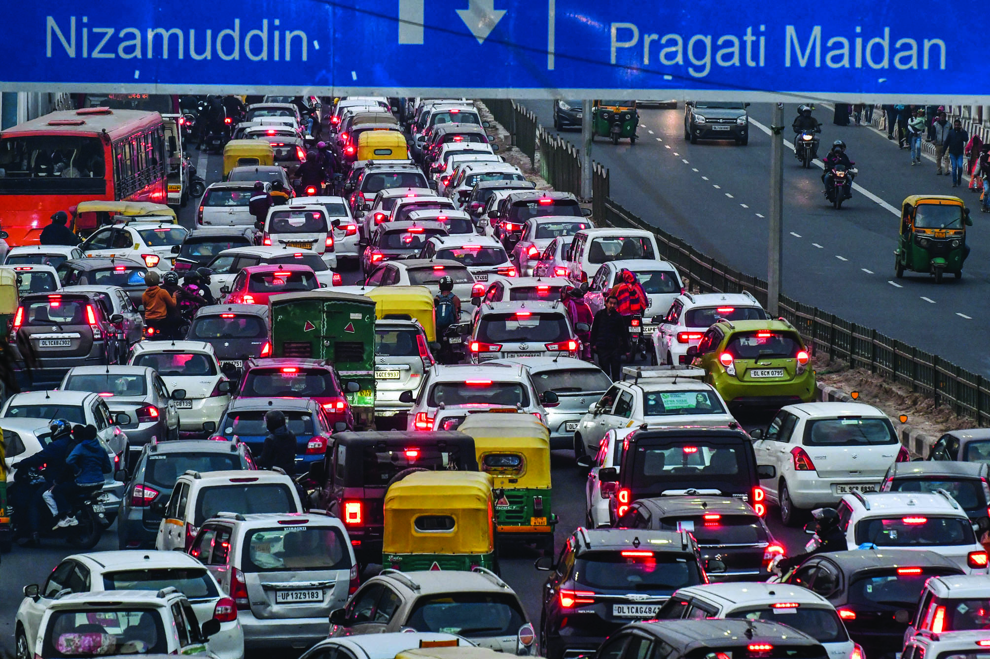 Delhi HC: Not taking due care while overtaking amounts to rash driving