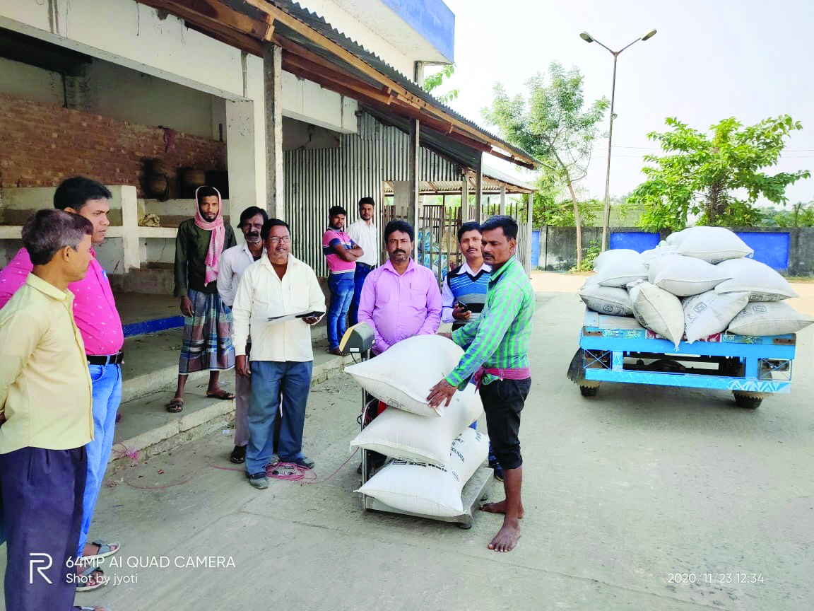 Now, Aadhaar checking via retina scanning from April 15 for delivery of grains at ration shops Now, Aadhaar checking via retina scanning from April 15 for delivery of grains at ration shops