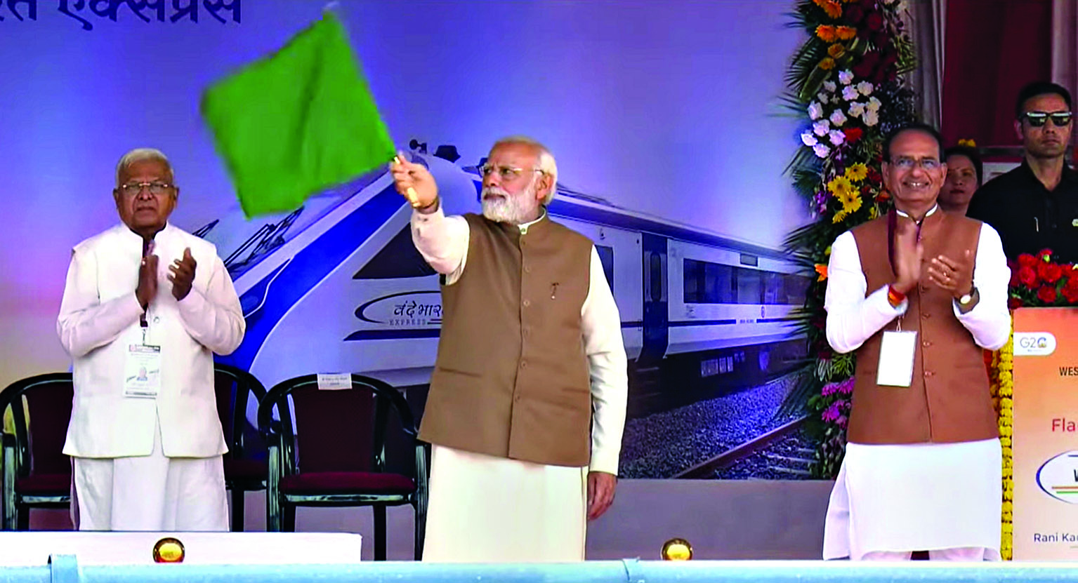 PM Narendra Modi flags off Bhopal-Delhi Vande Bharat Express train in Madhya Pradesh PM Narendra Modi flags off Bhopal-Delhi Vande Bharat Express train in Madhya Pradesh