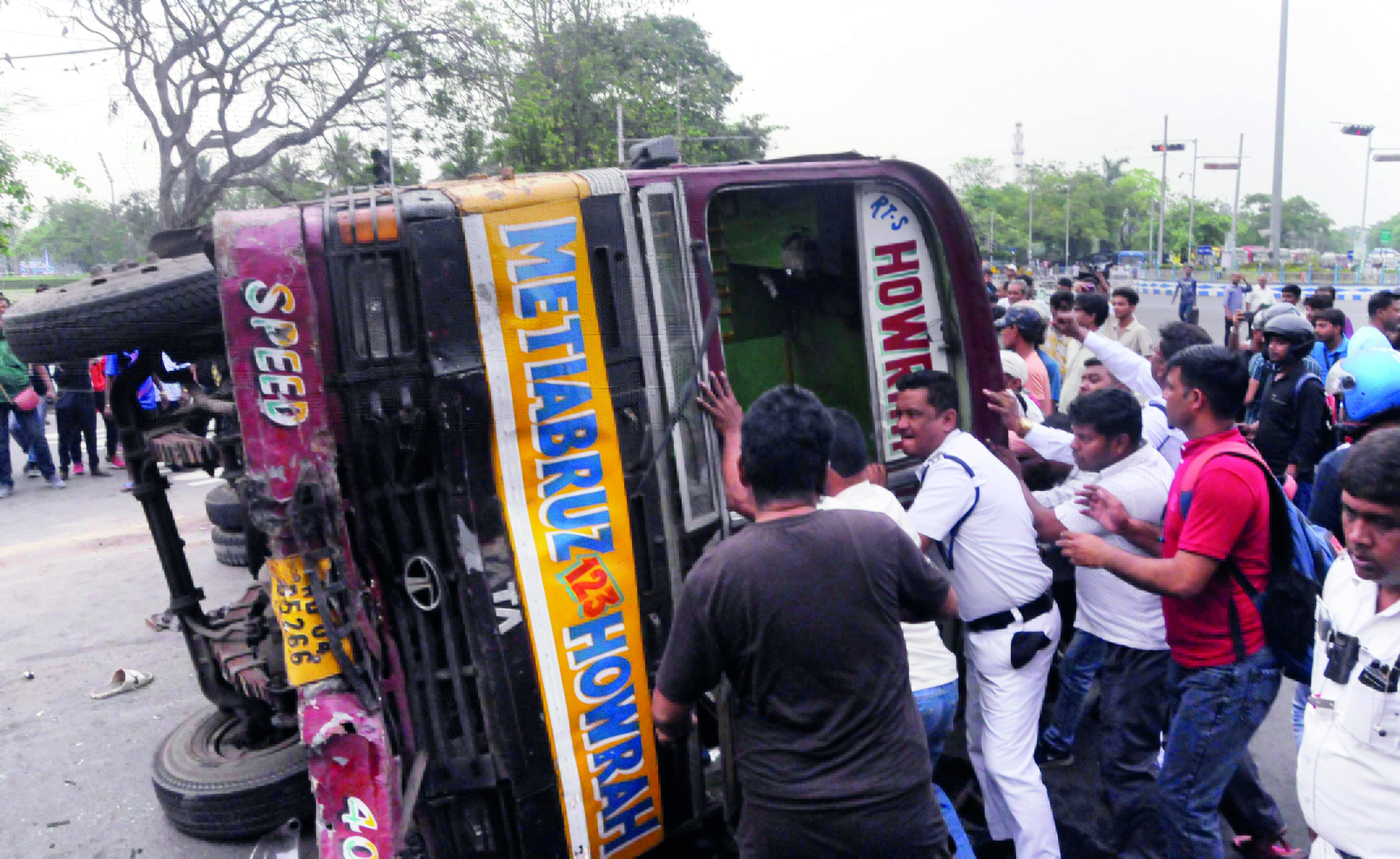 Mayo Road accident: 2 dead, at least 18 injured