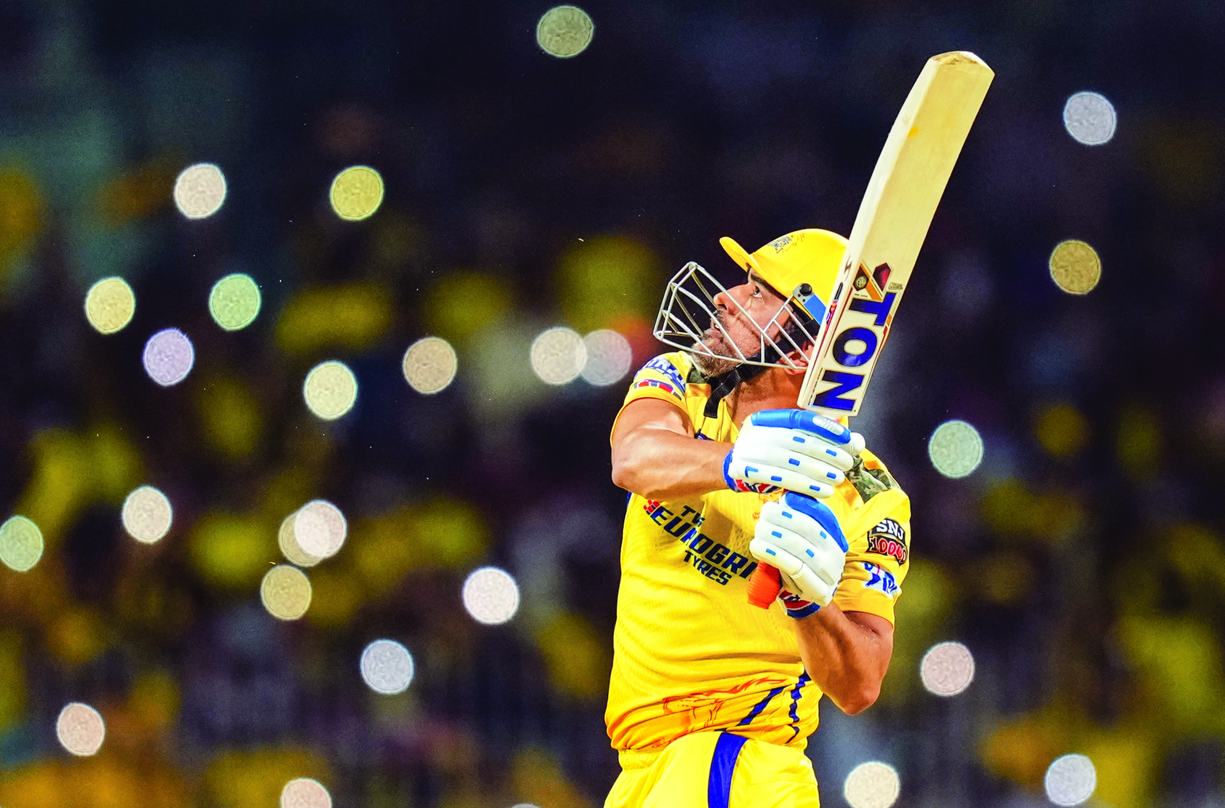 Angry Dhoni warns bowlers to bowl fewer  no-balls, wides or else play under new captain