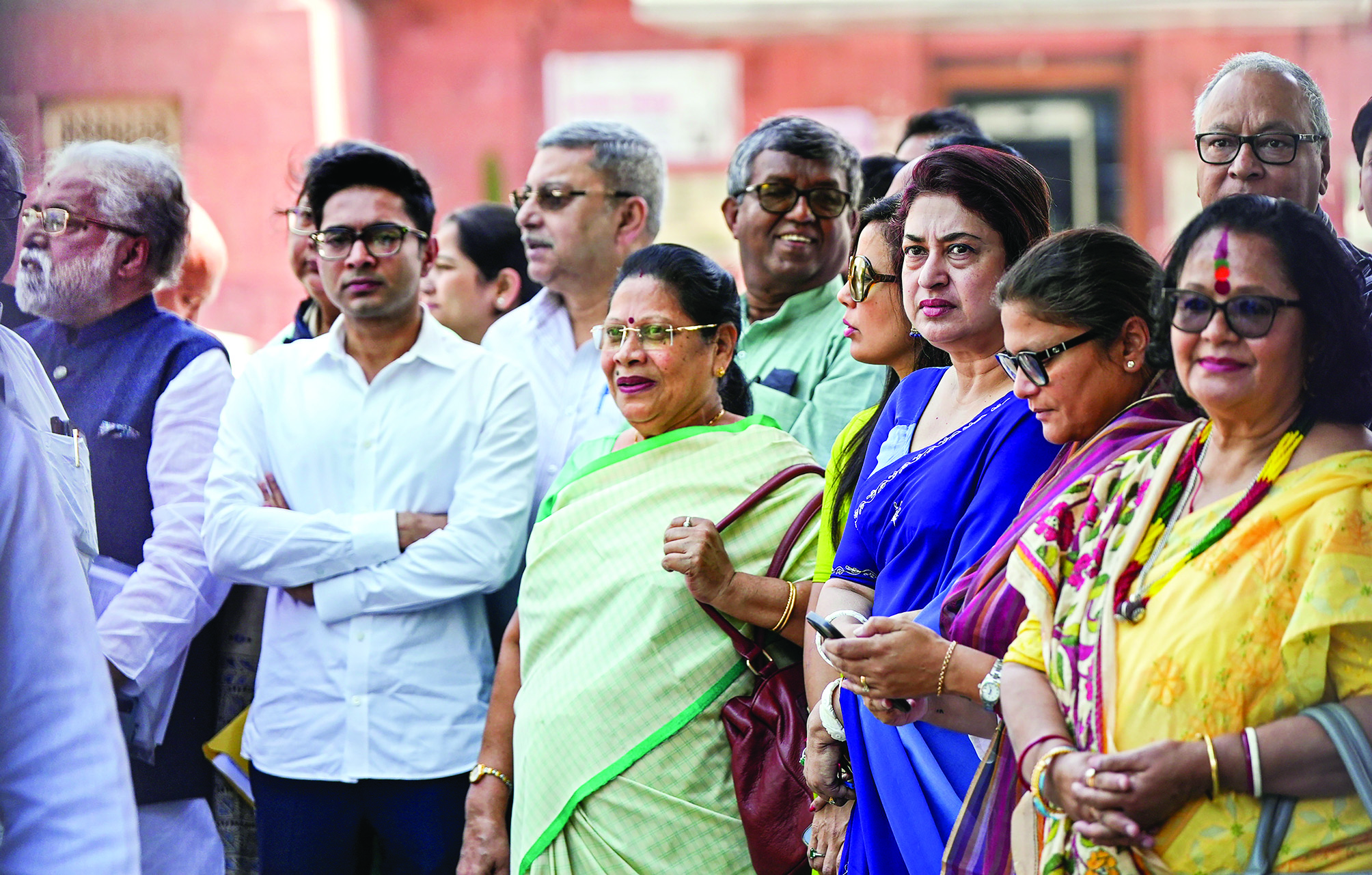 Trinamool team led by Abhishek submits memo to Union Minister