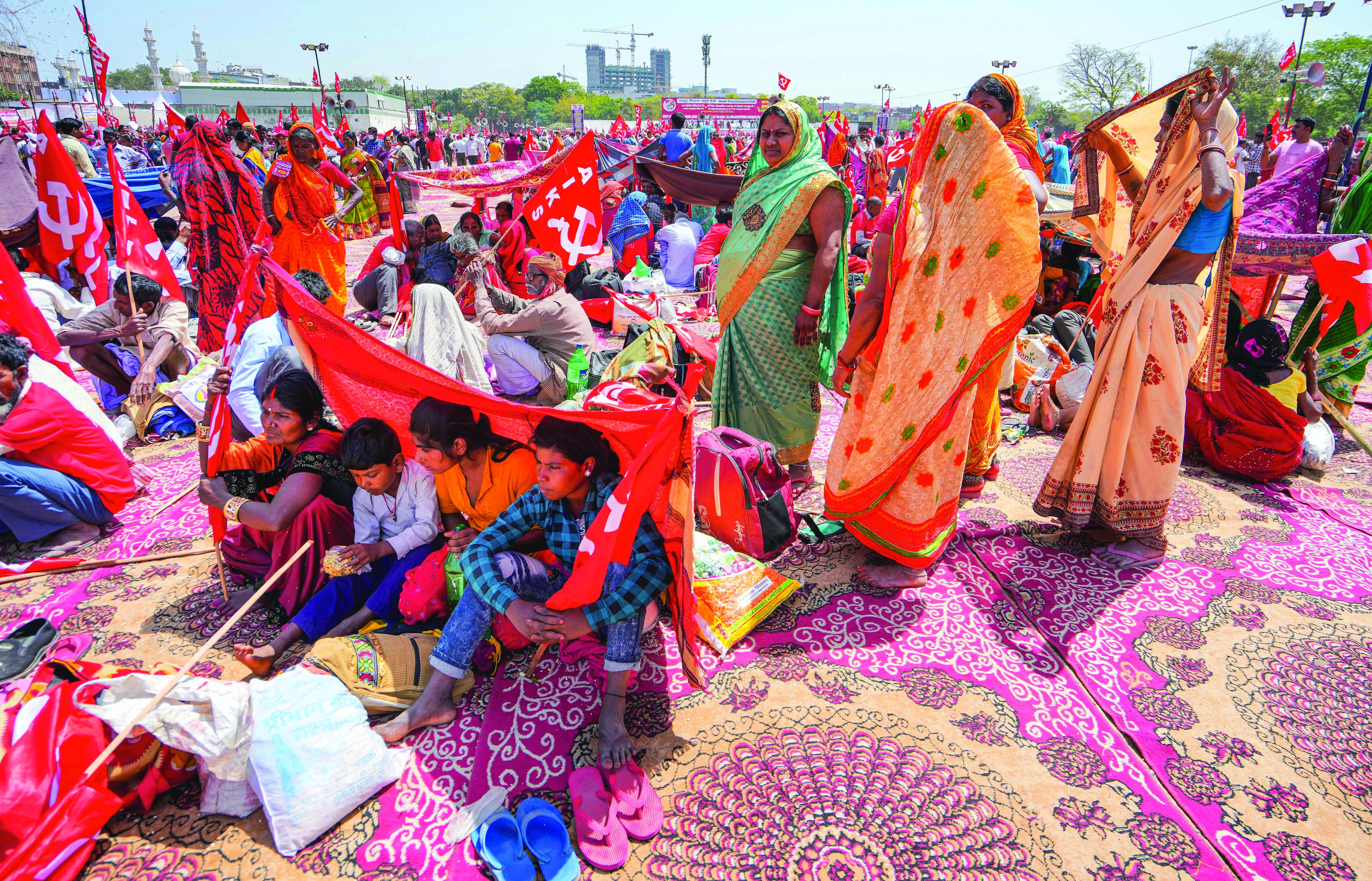 To decry Centre’s policies, workers & farmers descend at Ramleela Maidan To decry Centre’s policies, workers & farmers descend at Ramleela Maidan