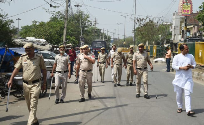 Heavy security in Delhis Jahangirpuri for Hanuman Jayanti procession Heavy security in Delhis Jahangirpuri for Hanuman Jayanti procession