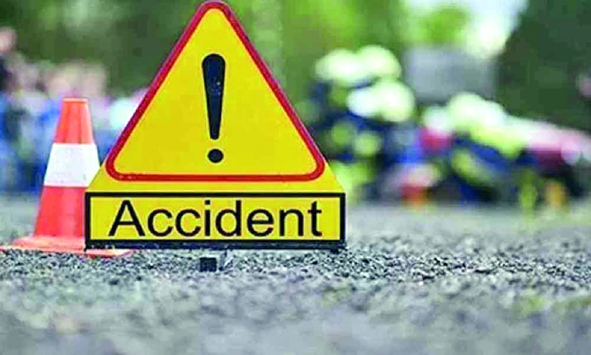 6 of family killed in road accident in UP