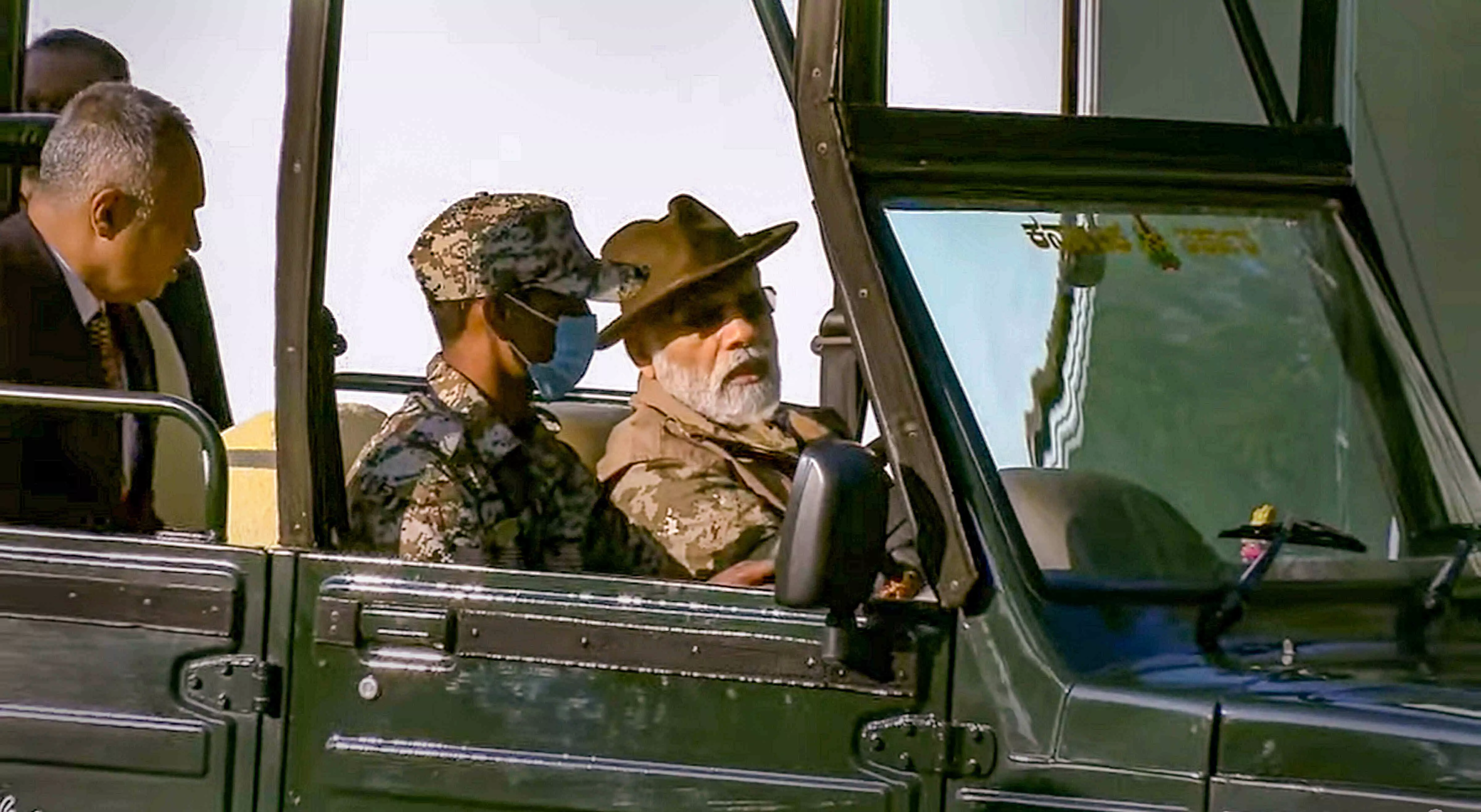 PM Modi goes on jungle safari at Bandipur Tiger Reserve in Karnataka PM Modi goes on jungle safari at Bandipur Tiger Reserve in Karnataka